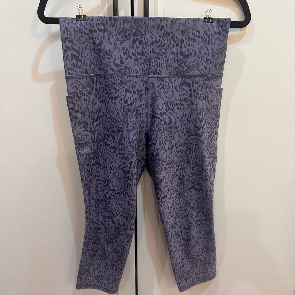 Athleta Purple/Gray Patterned Capri Leggings